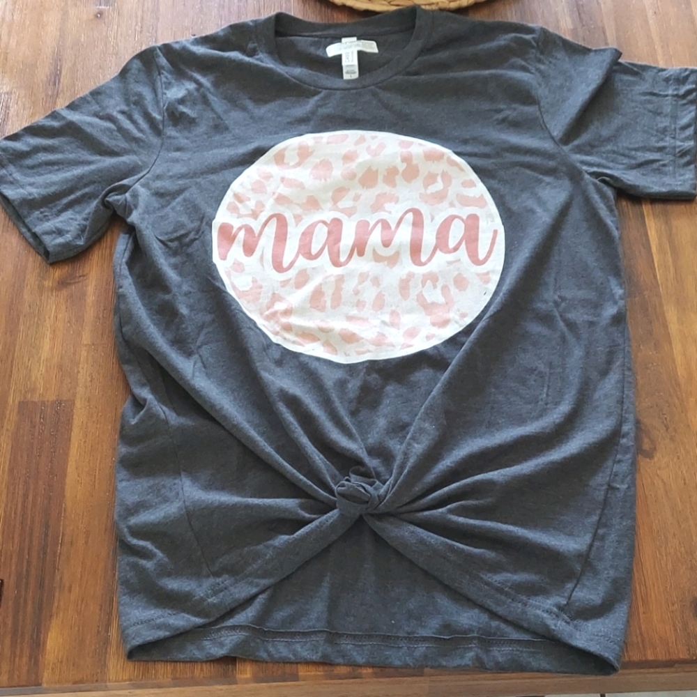 Mama Leopard Graphic Tee size Large